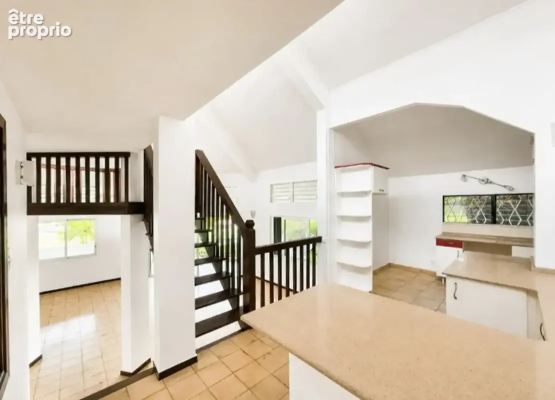 A vendre - Fort de France – Quartier Didier - Maison d'architecte – 7 Pièces – 4 Chambres + Petit T2 Indépendant - photo 44