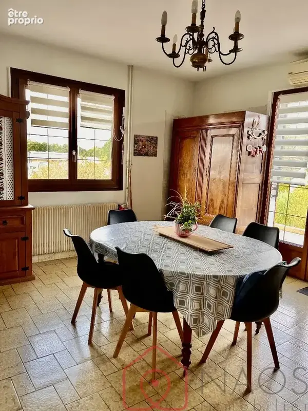 Maison contemporaine de 186 m2 sur un terrain de 2253 m2 avec piscine - photo 7