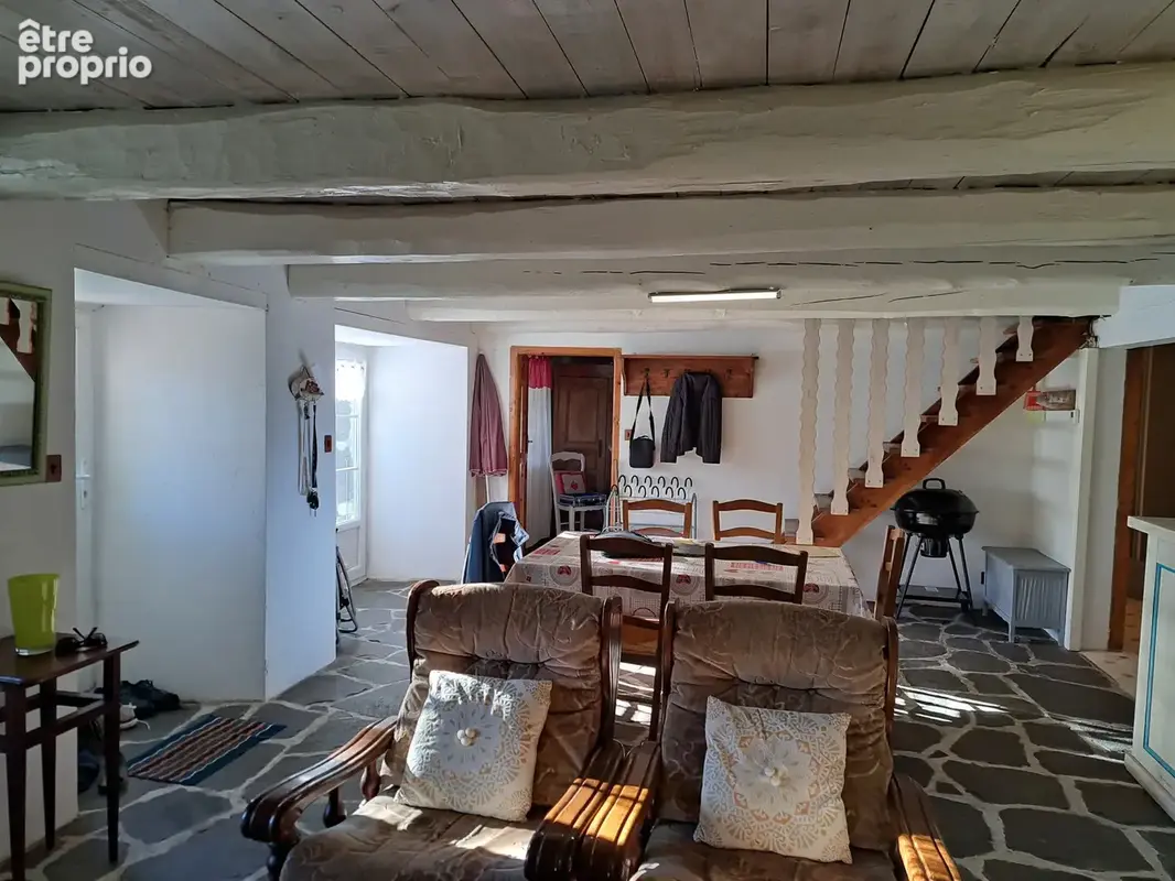 Ancienne petite chaumière au toit de lauzes sur 6000 m2 de terrain - photo 17
