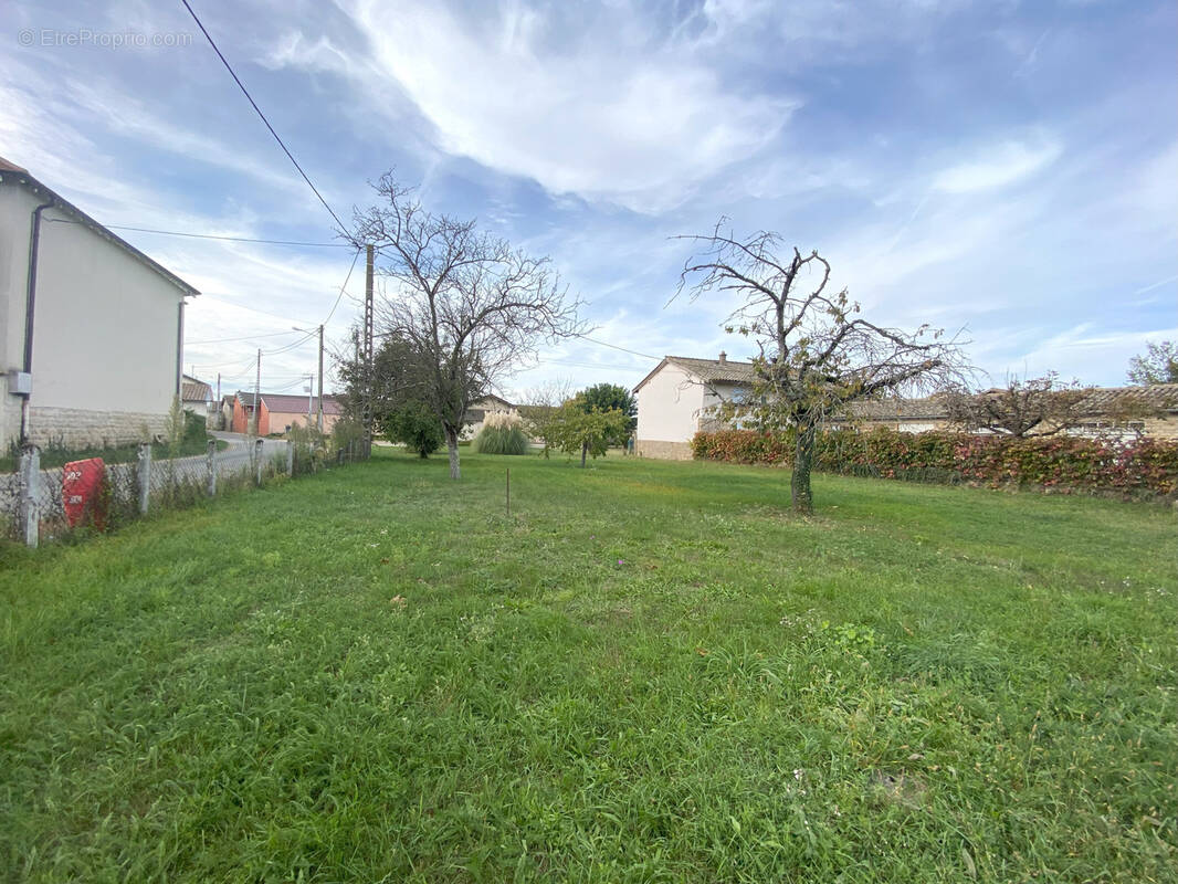 Terrain à FEILLENS