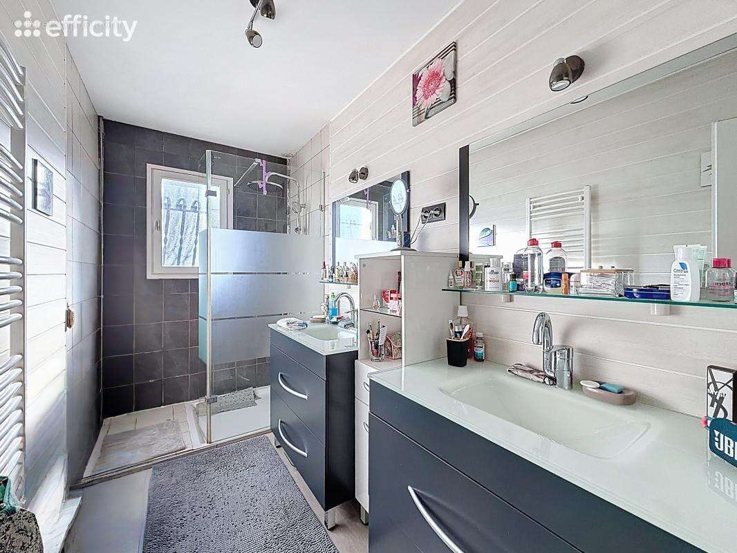 Maison 120 m² à Polienas  - photo 14