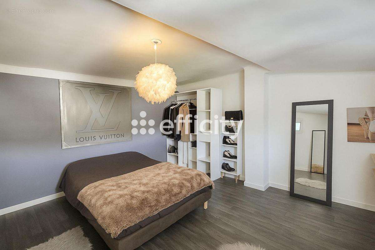 Appartement à LA TOUR-D&#039;AIGUES