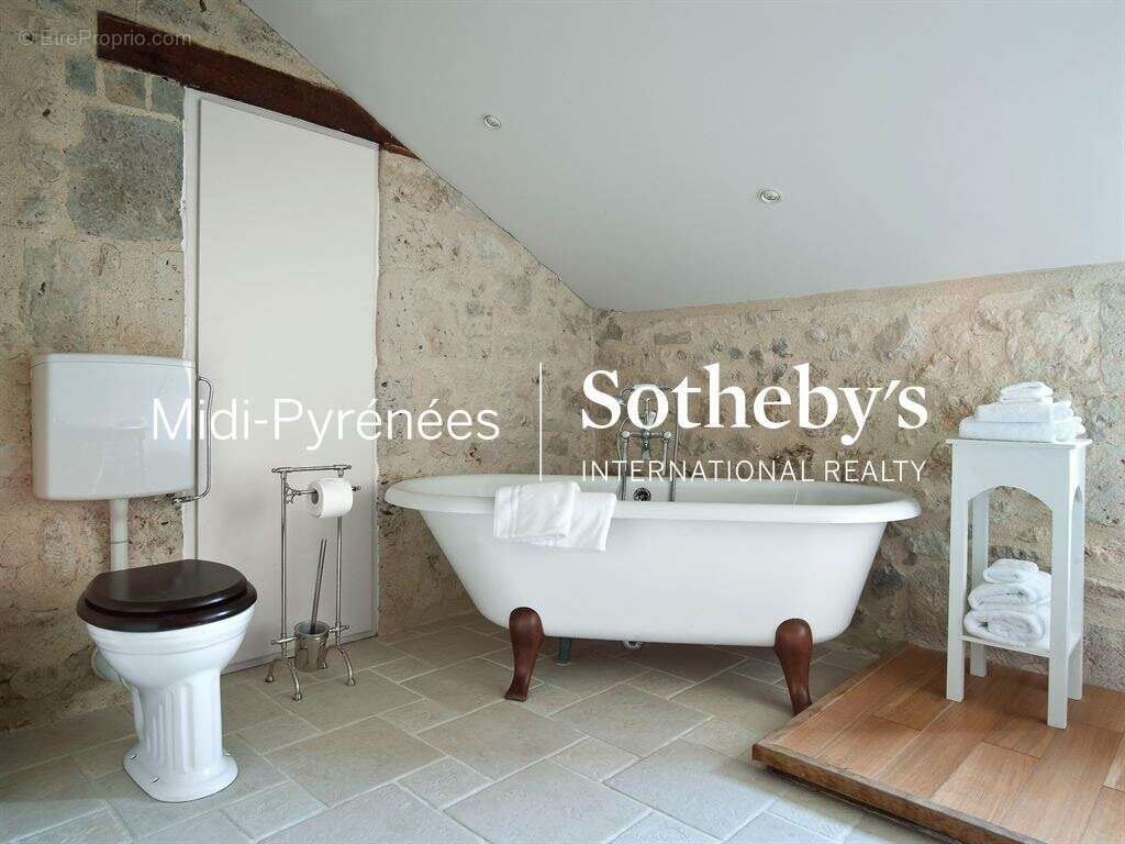 Maison à SAINT-CAPRAIS-DE-LERM