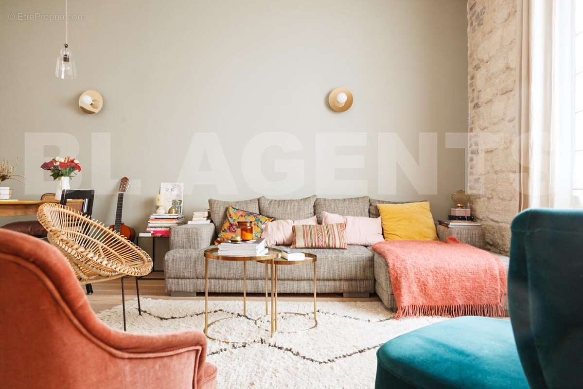 Séjour 4 - Appartement à COURBEVOIE