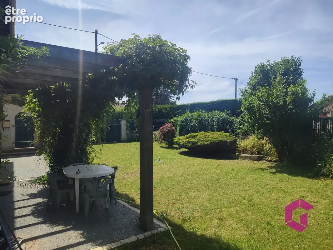 Maison 9 pièces 178 m² à vendre à Ambert (63600) - photo 2