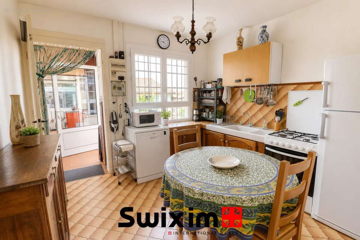Propriété de 147m² - maison + dépendance - Saint-Estèphe - photo 3