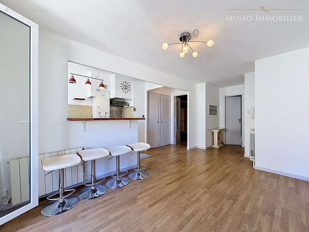 Appartement à MARSEILLE-7E