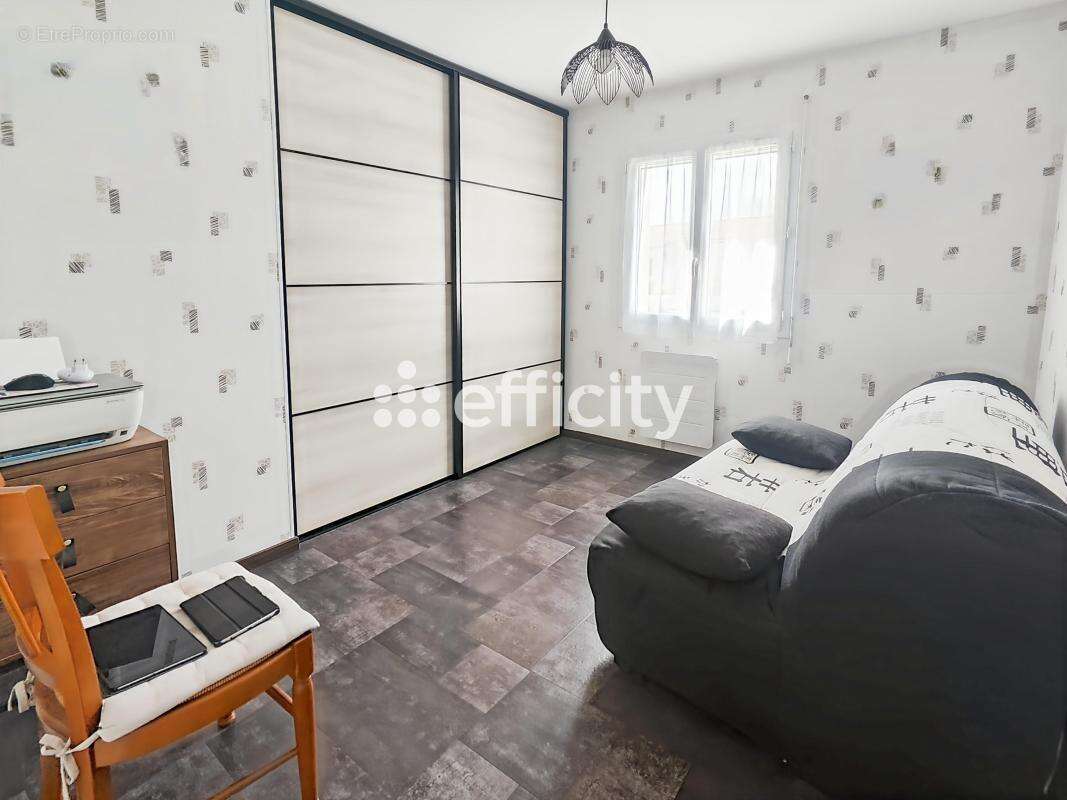 Maison 83 m² à Landevieille  - photo 9