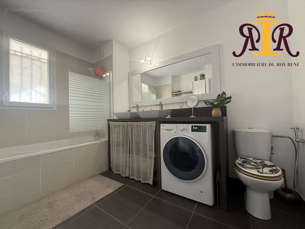 Appartement à LE ROVE