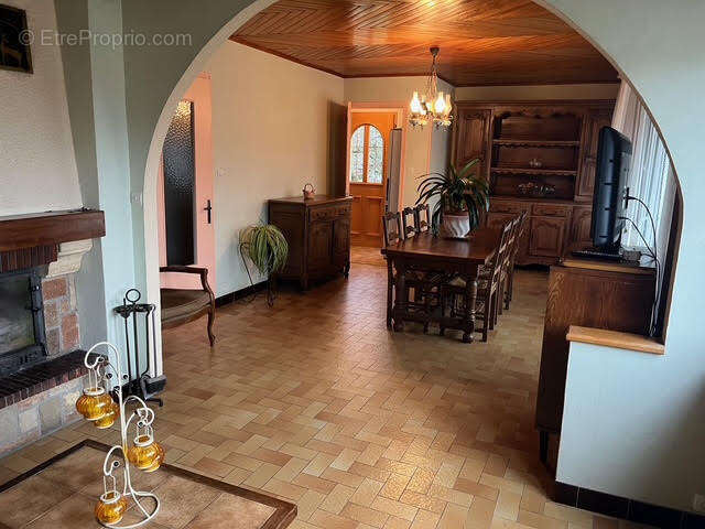 Maison à CONTREXEVILLE