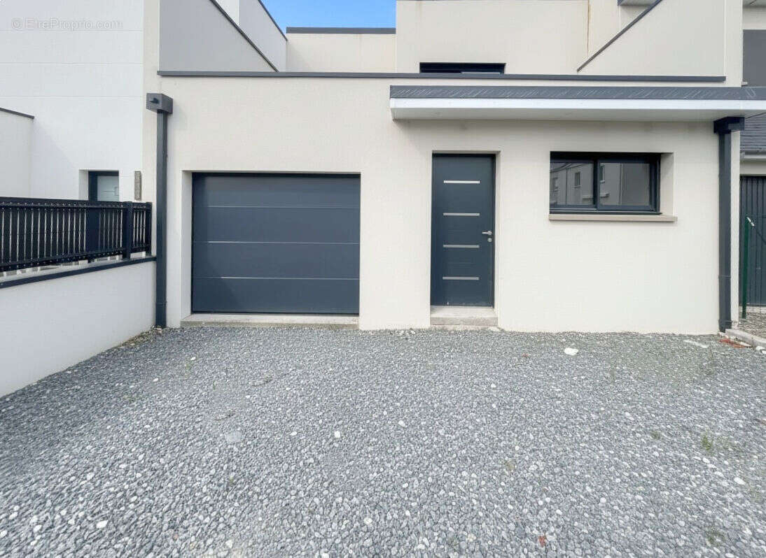 Maison contemporaine à vendre à Trélazé avec pompe à chaleur - photo 9