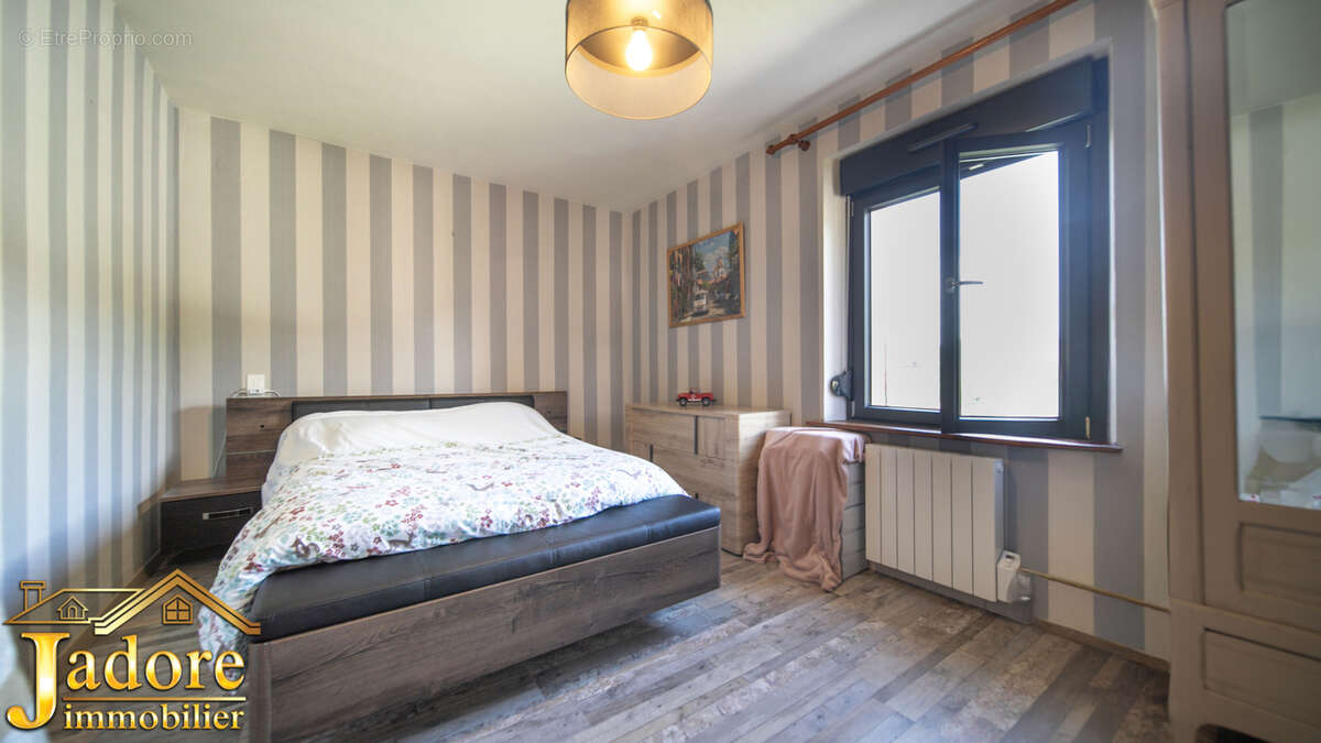 Maison entierement renovee - photo 11