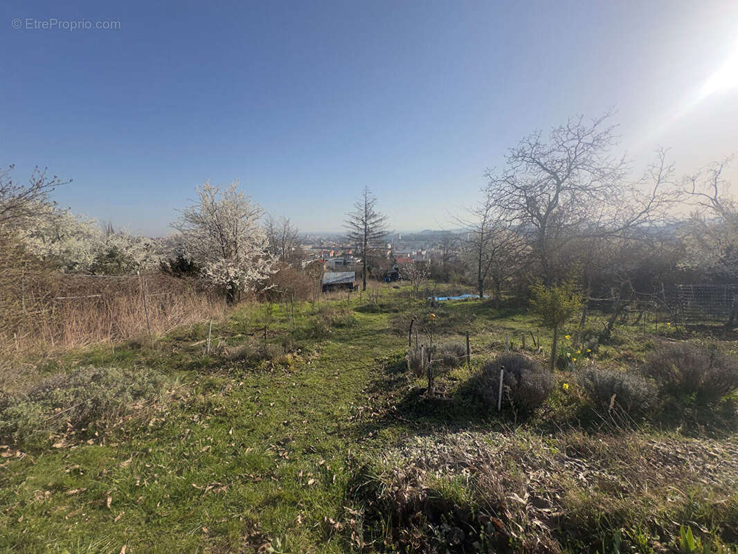 Terrain à CLERMONT-FERRAND