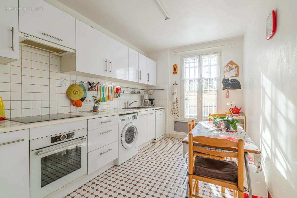 Appartement à PARIS-18E