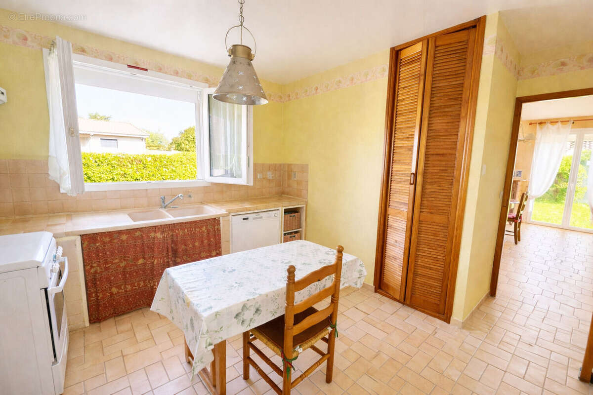 Maison T4 de plain-pied avec garage et piscine à vendre à Gujan-Mestras, quartier Meyran - photo 10