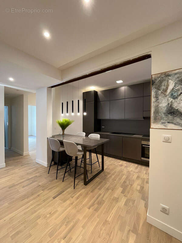 Appartement 4 pièces avec grande tèrrasse au cœur du carré d'or - photo 4