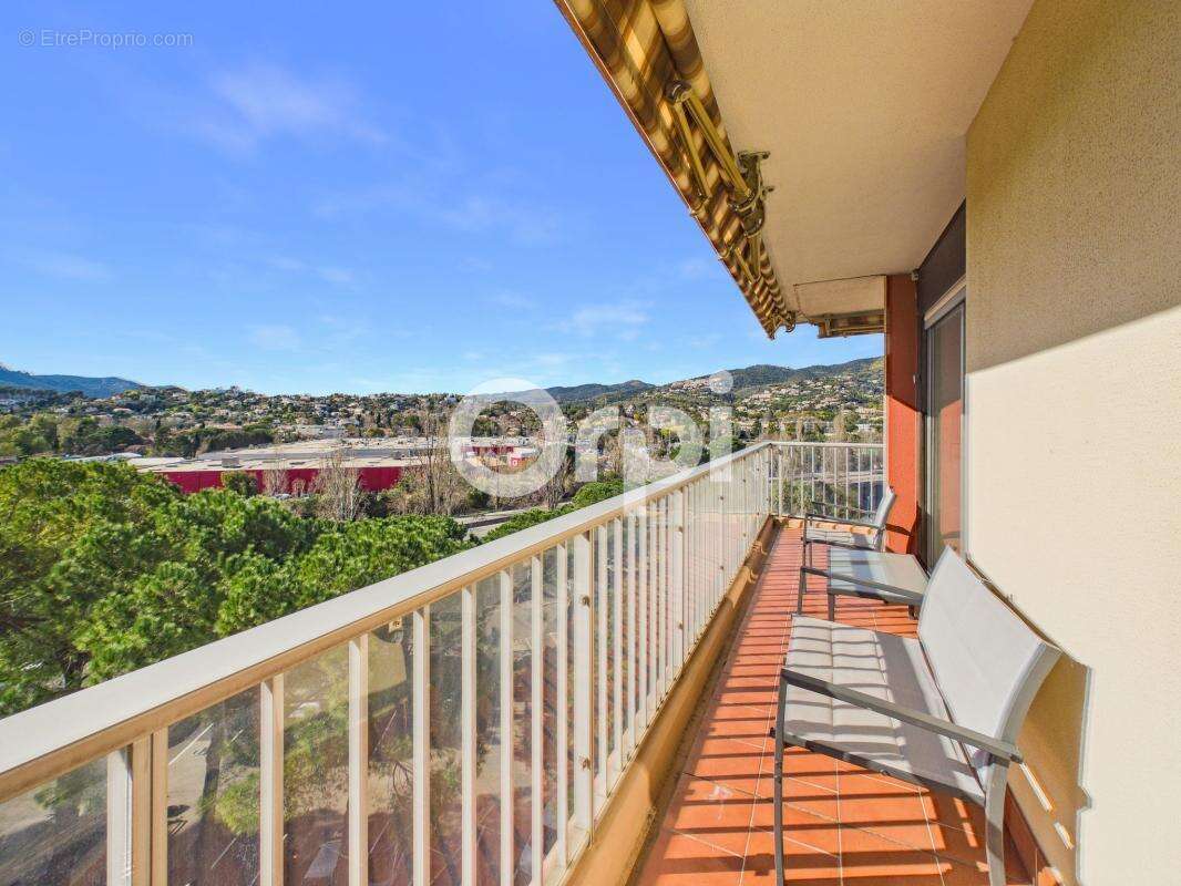 Appartement à MANDELIEU-LA-NAPOULE