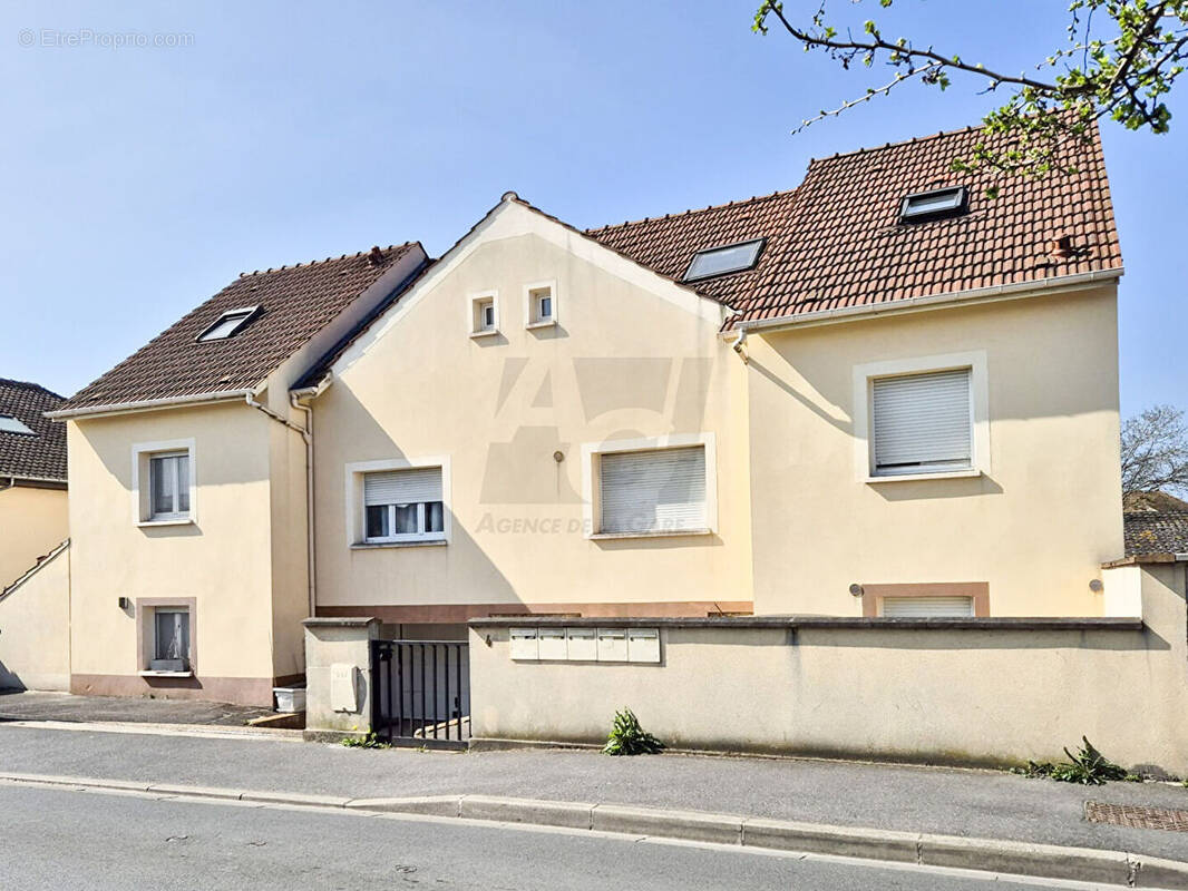 Appartement à HOUILLES