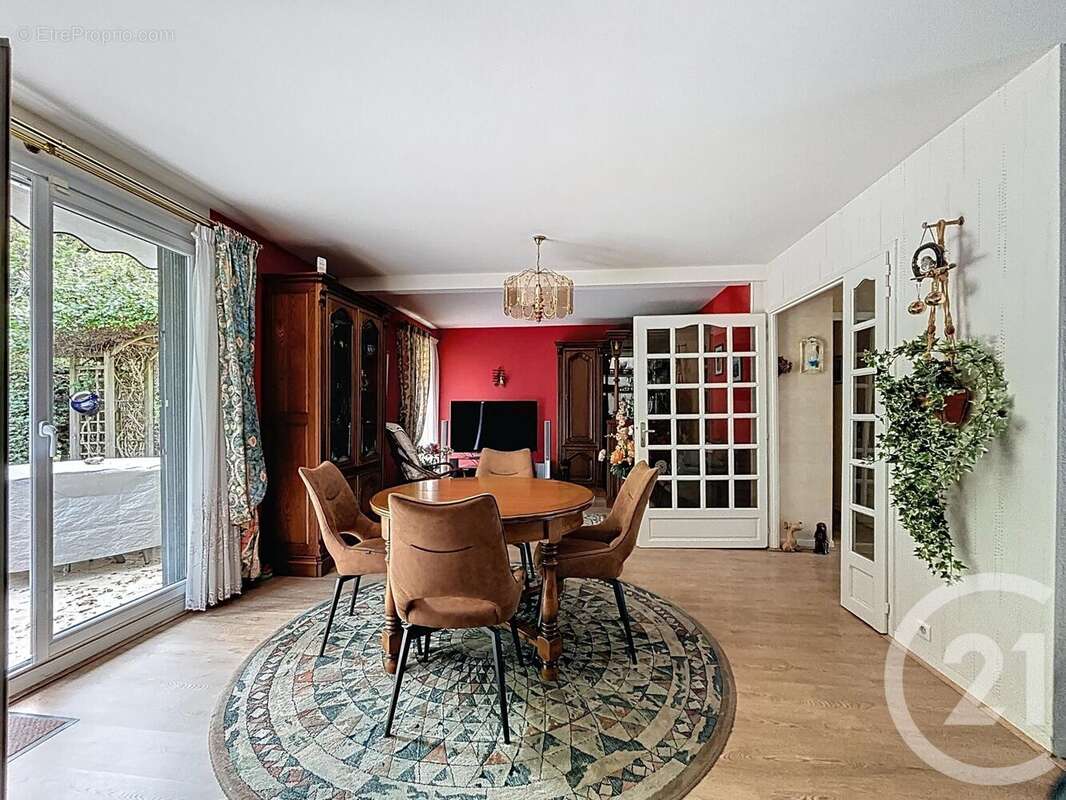 Maison à COMBS-LA-VILLE