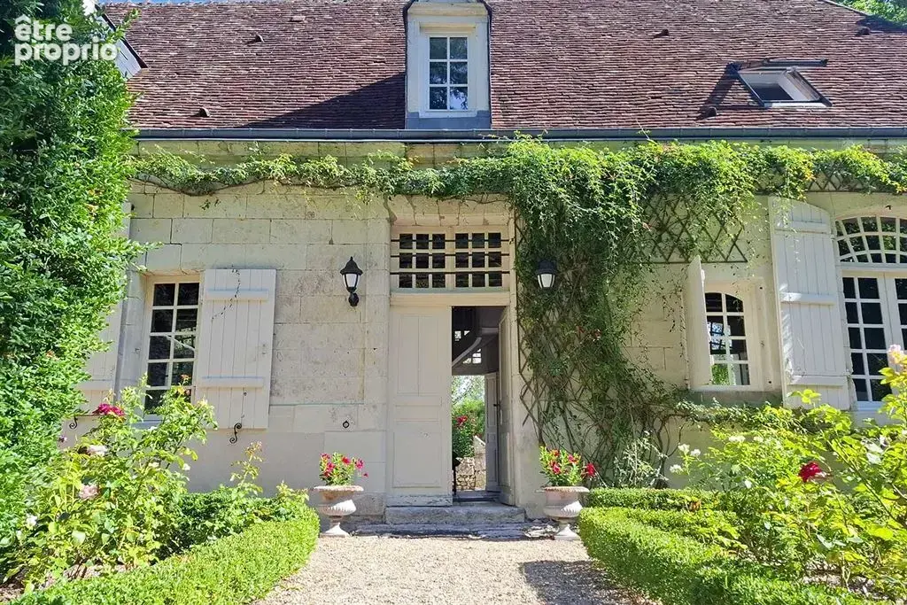 Centre-Val de Loire – Athée-sur-Cher (37270), Indre-et-Loire, près de Tours – Maison de maître de 230 m², 5 chambres, parc de 2, - photo 2
