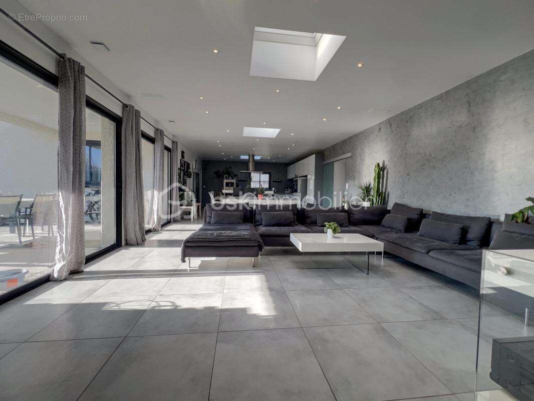 Maison à CAUMONT-SUR-DURANCE