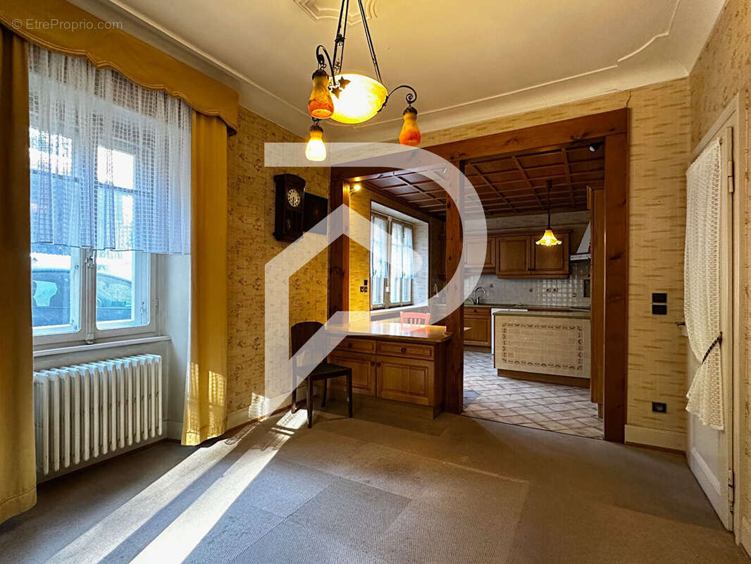 Immeuble avec bureau et grange Labaroche 13 pièce(s) 285 m2 - photo 3