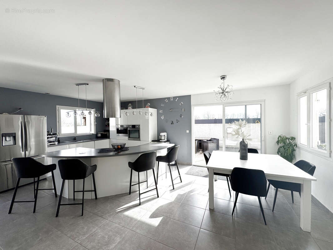 Saint marcel les valence - maison plain pied 5 pieces - photo 4