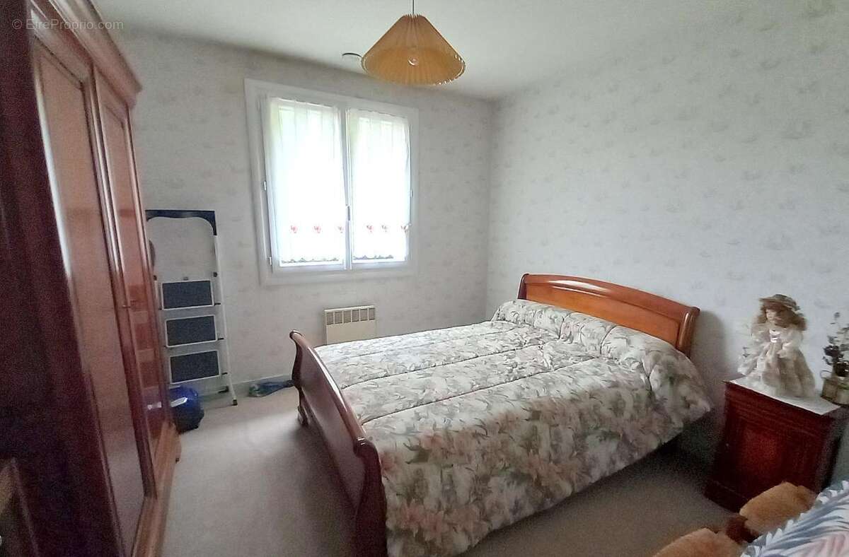 Maison plain-pied - 95m²-  AMBRIERES LES VALLEES (53) - photo 9