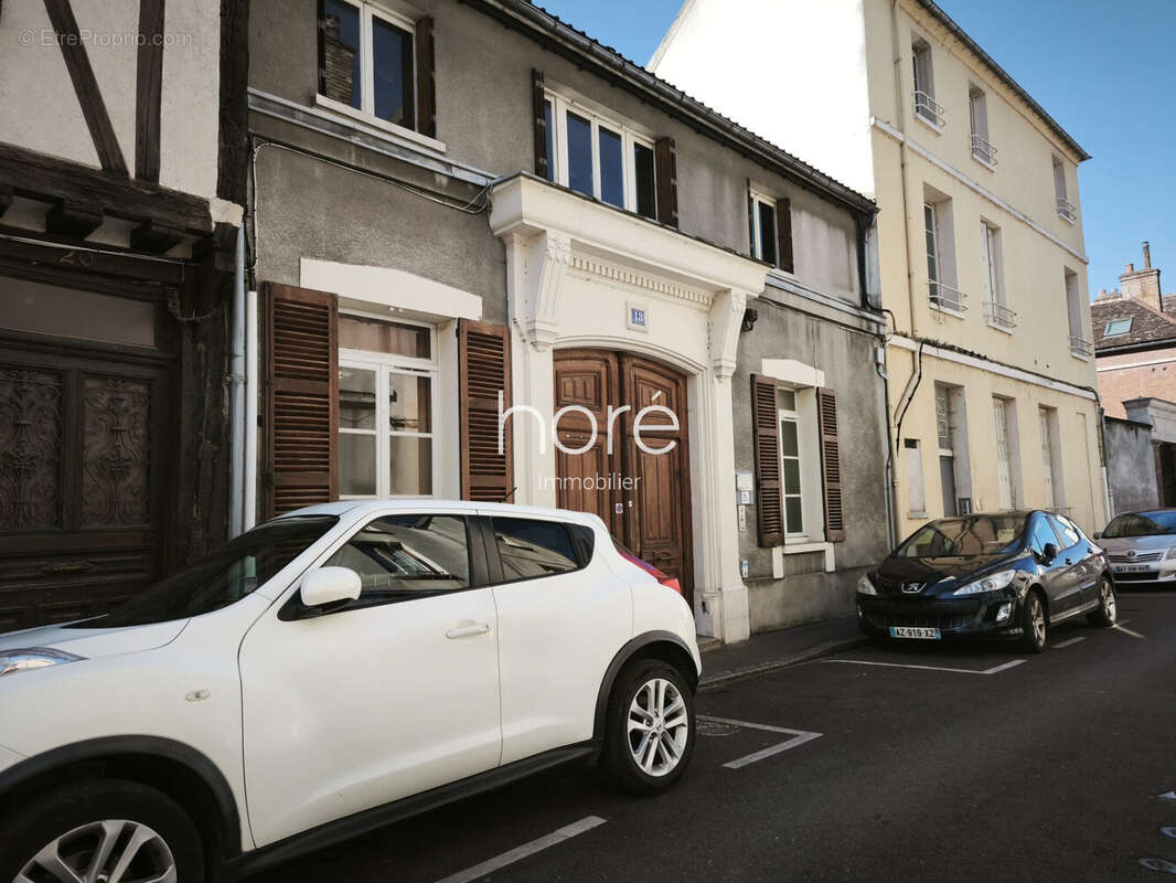 Commerce 138 m² à Sens  - photo 2