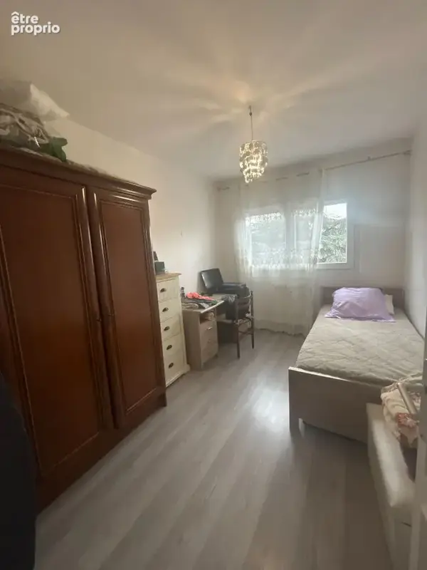 SAINT-CHAMOND  - Appartement 102 m²  - 3 chambres - Garage - Parking - Cave - photo 5