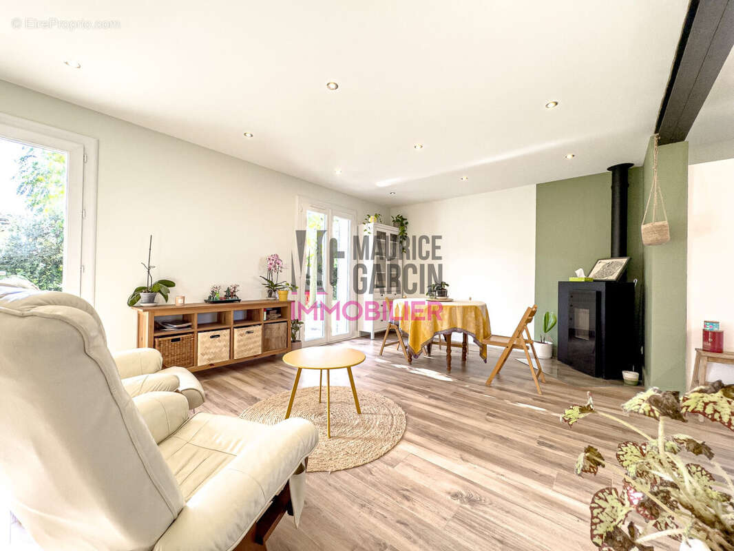 Maison à PERNES-LES-FONTAINES