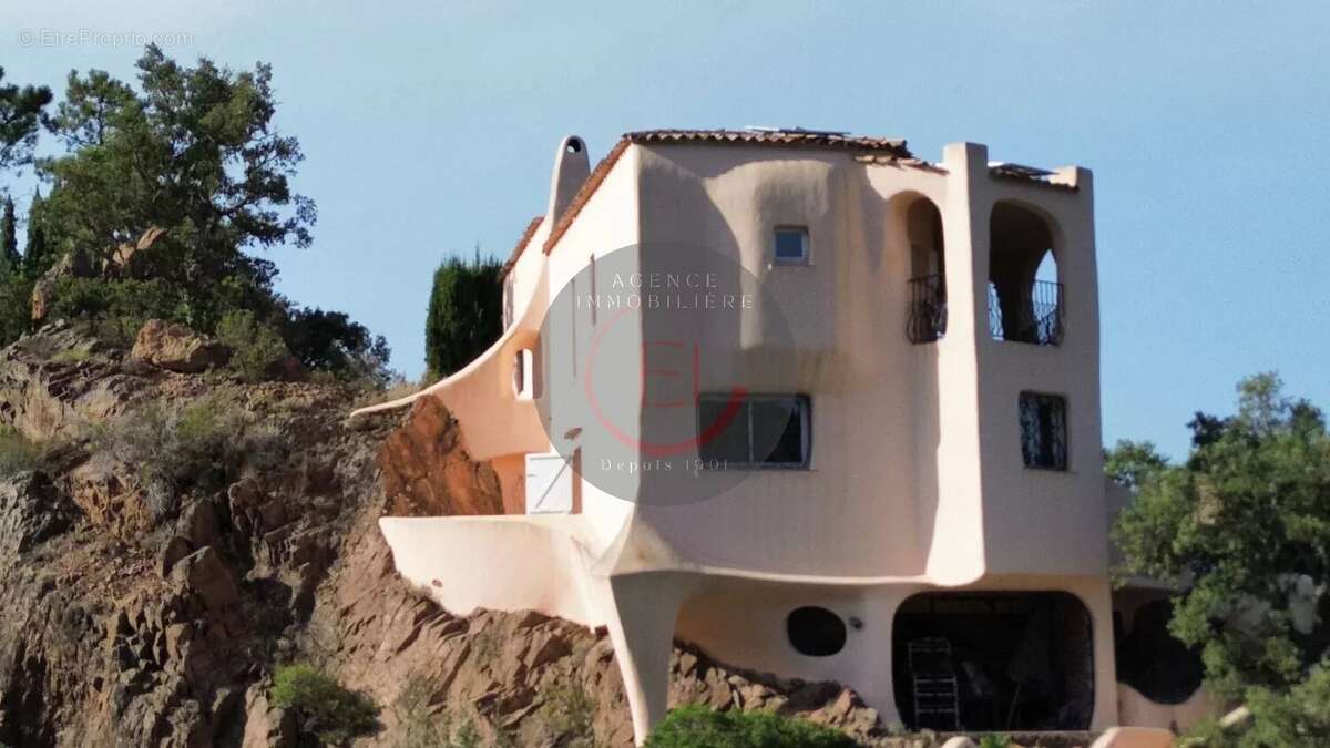 Maison à MANDELIEU-LA-NAPOULE