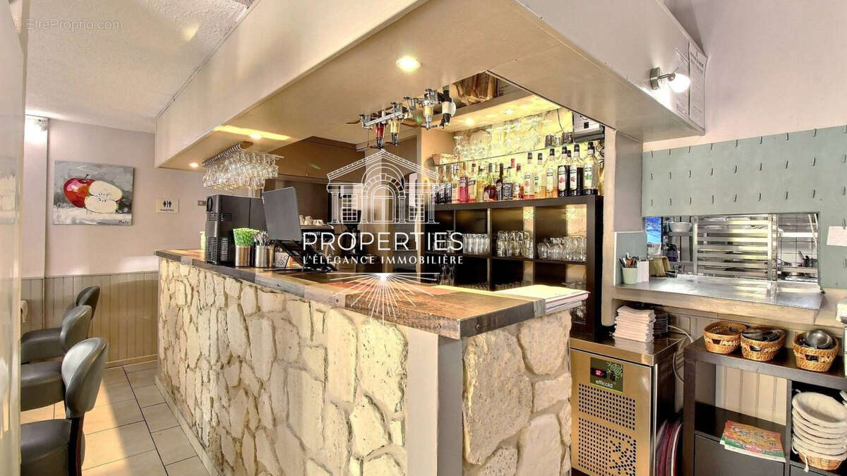 Commerce à BORMES-LES-MIMOSAS