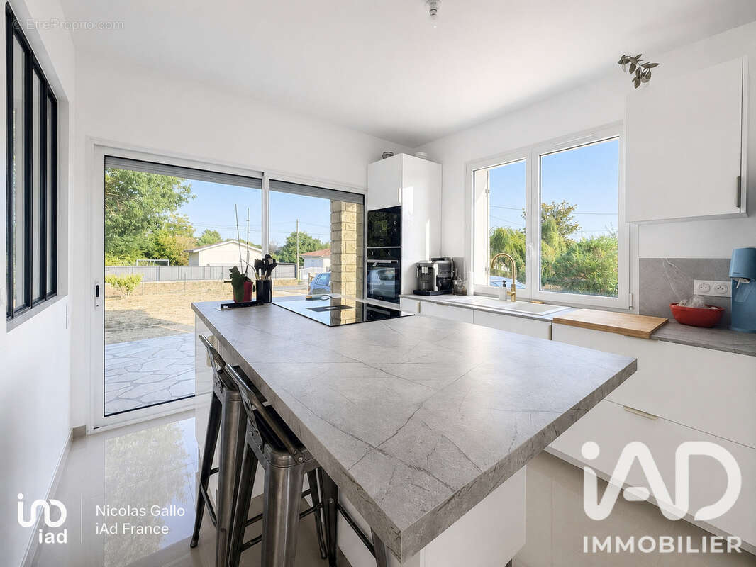 Maison 87 m² à Espiet  - photo 4