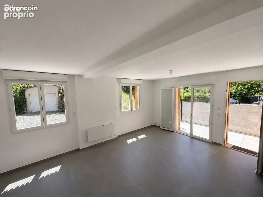 T4 entièrement rénové avec terrasses et jardin - photo 4