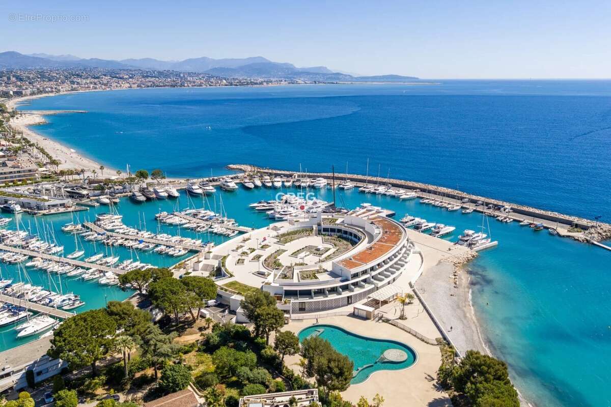 Appartement à VILLENEUVE-LOUBET