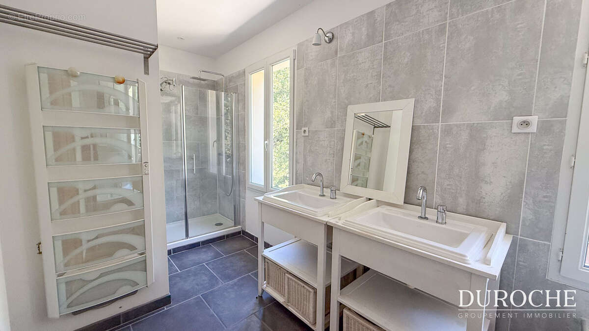 Maison à CADEROUSSE