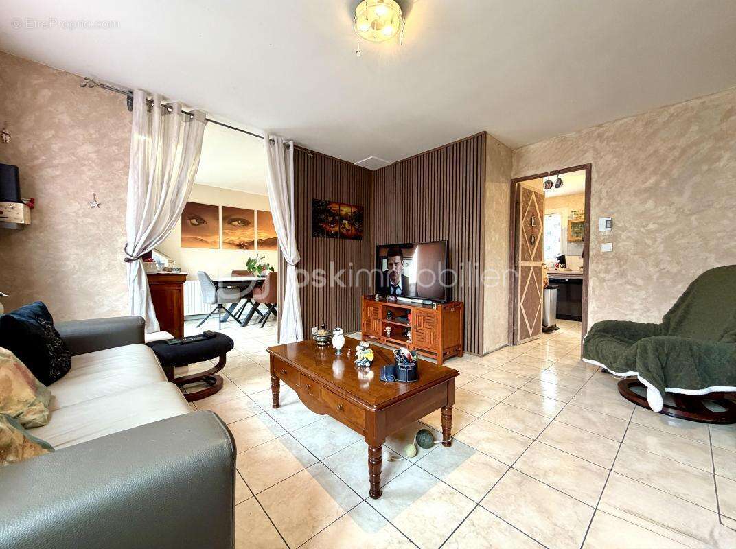 Appartement à EMERAINVILLE