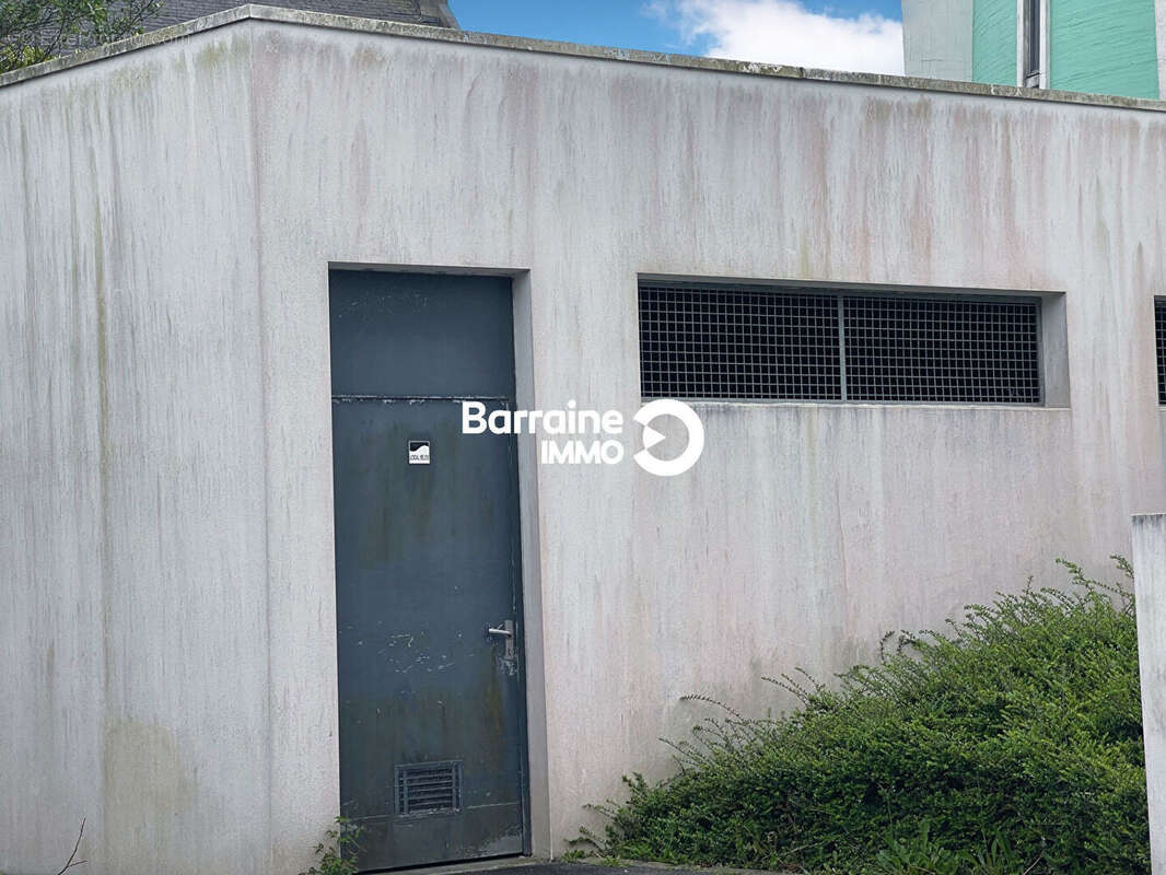 A vendre - exclusivite - brest saint-pierre t2 avec locataire en place - photo 9