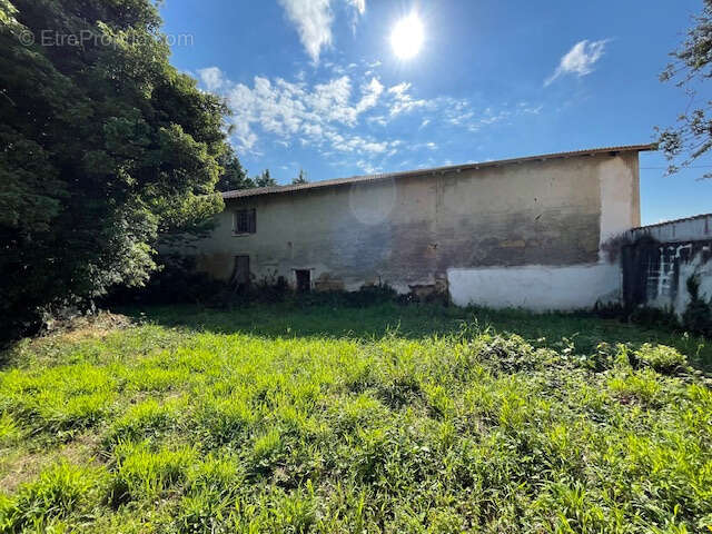 Maison à EYZIN-PINET
