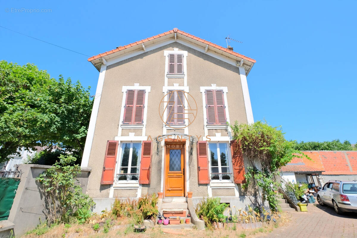Maison à CHAMPIGNY-SUR-MARNE