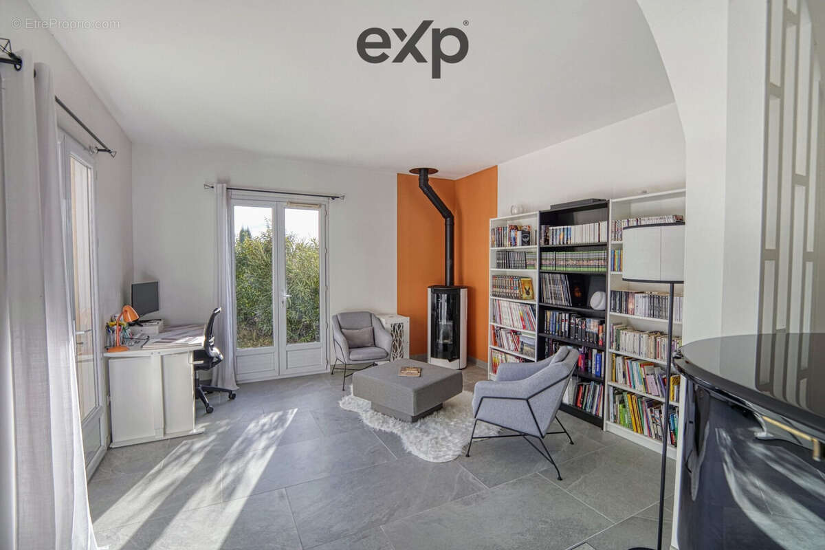 Maison à LA MOTTE-D'AIGUES