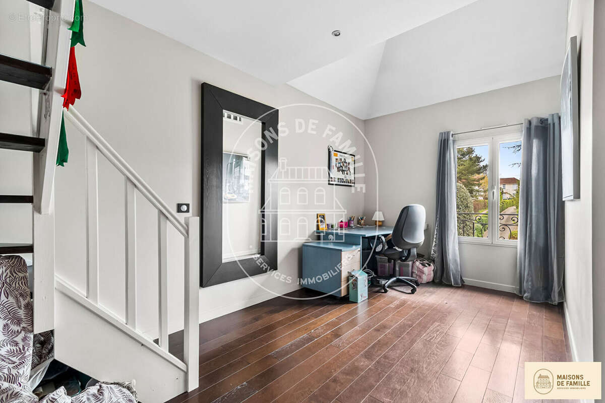 Maison à LE VESINET