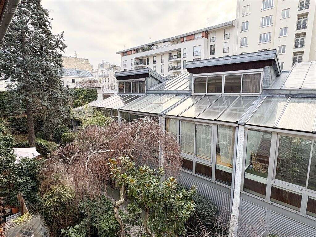 Appartement à PARIS-14E