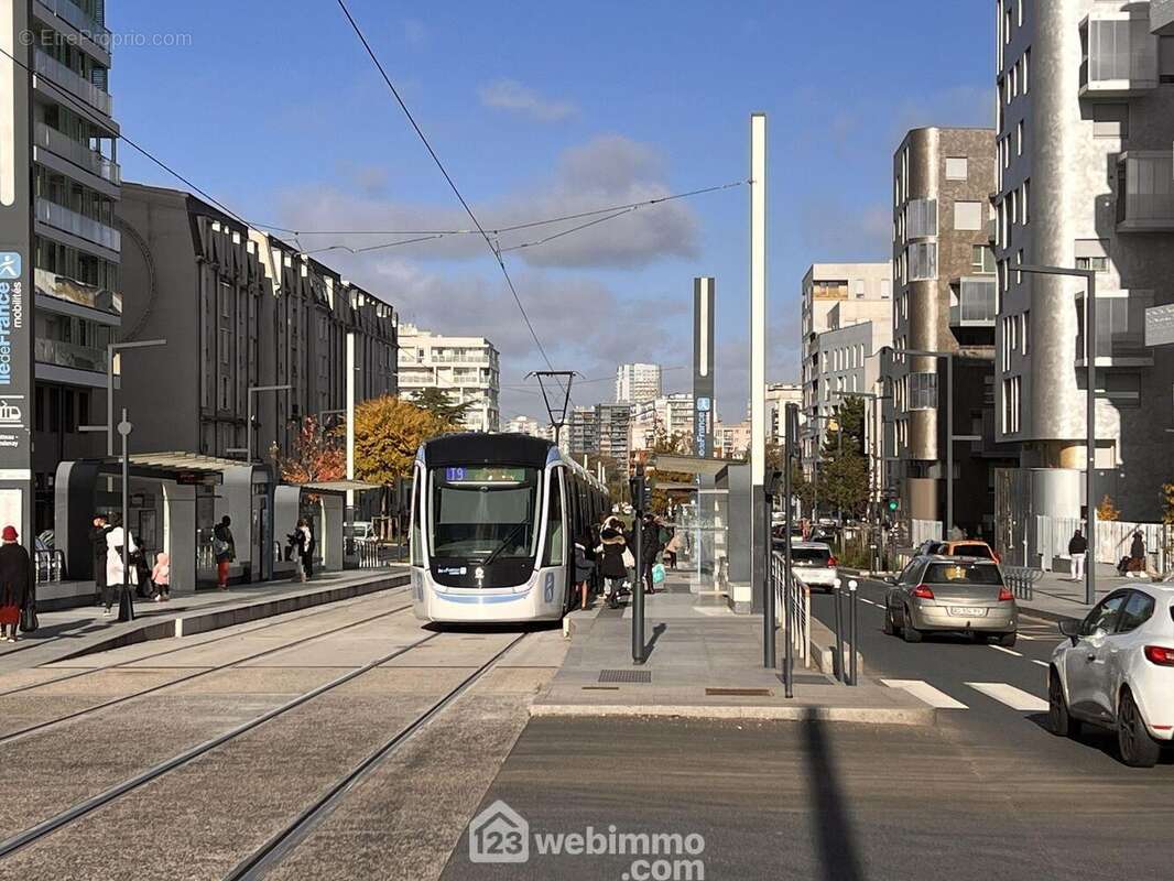 A 250 m du Tramway T9 et des commerces, - Maison à VITRY-SUR-SEINE