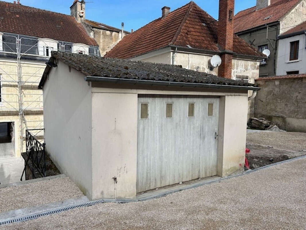 Parking à LA FERTE-SOUS-JOUARRE