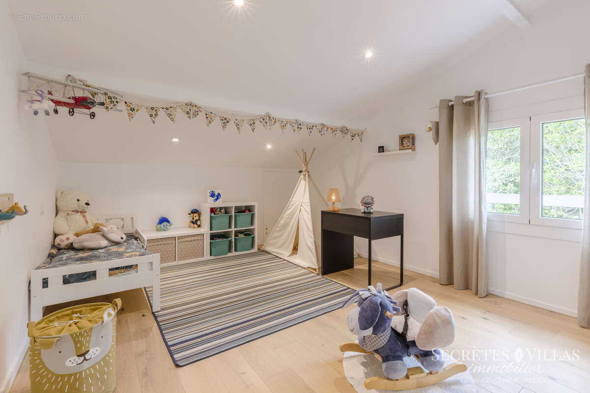 Bouliac  villa familiale 192m2 vue degagee avec appartement - photo 11