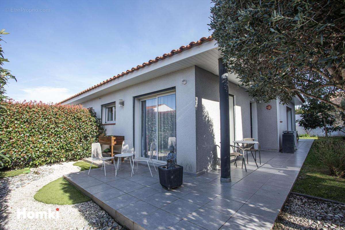 Maison à VILLENEUVE-DE-LA-RAHO