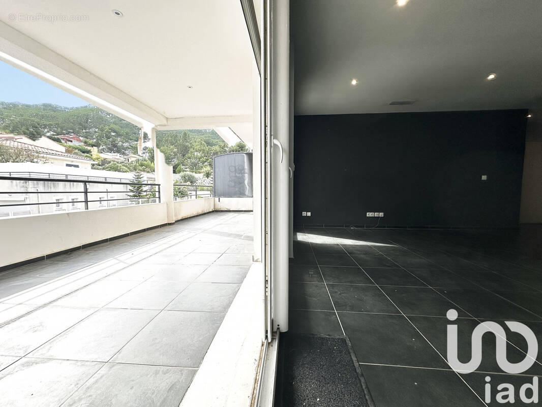 Photo 1 - Appartement à ROQUEFORT-LA-BEDOULE