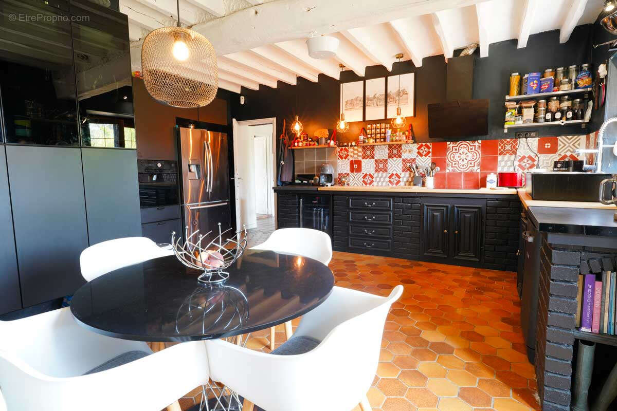 Maison à SAINT-MAURICE-MONTCOURONNE